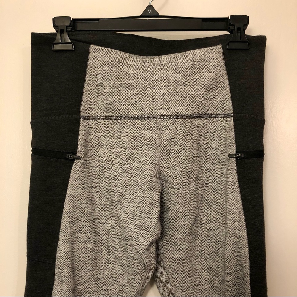 3/$15 ✨ Champion black/grey leggings with pockets